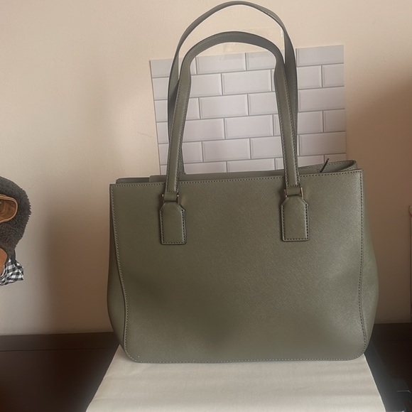 Kate Spade New York’s Cameron Street Lucie Tote - Picture 3 of 9